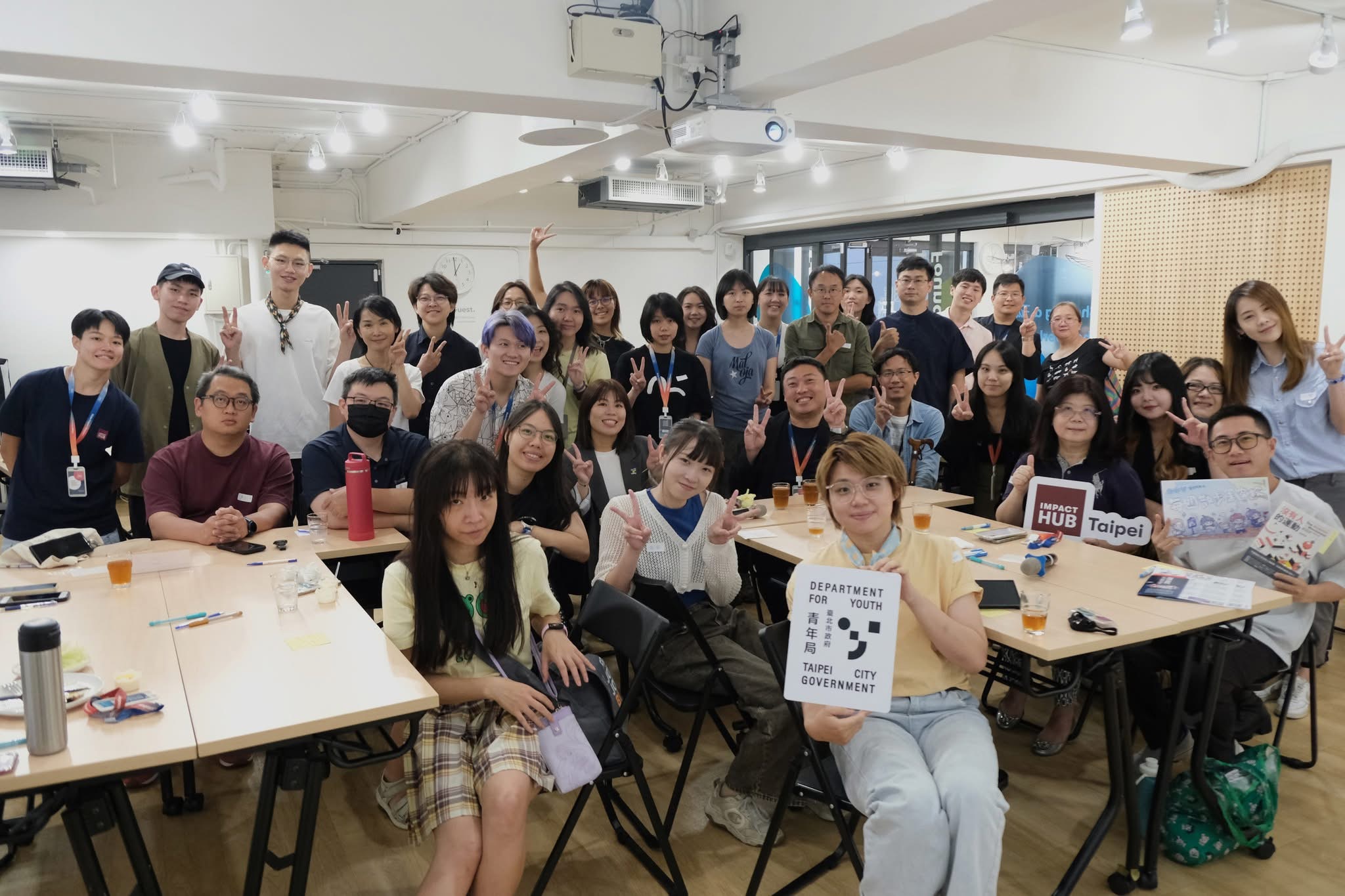 相關圖片 青年局長周羿希到台北NPO聚落與進駐組織交流