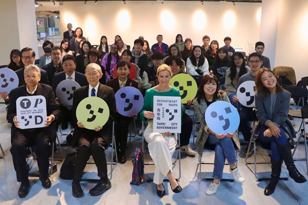 相關圖片 圖5：英國交流講座大合照。