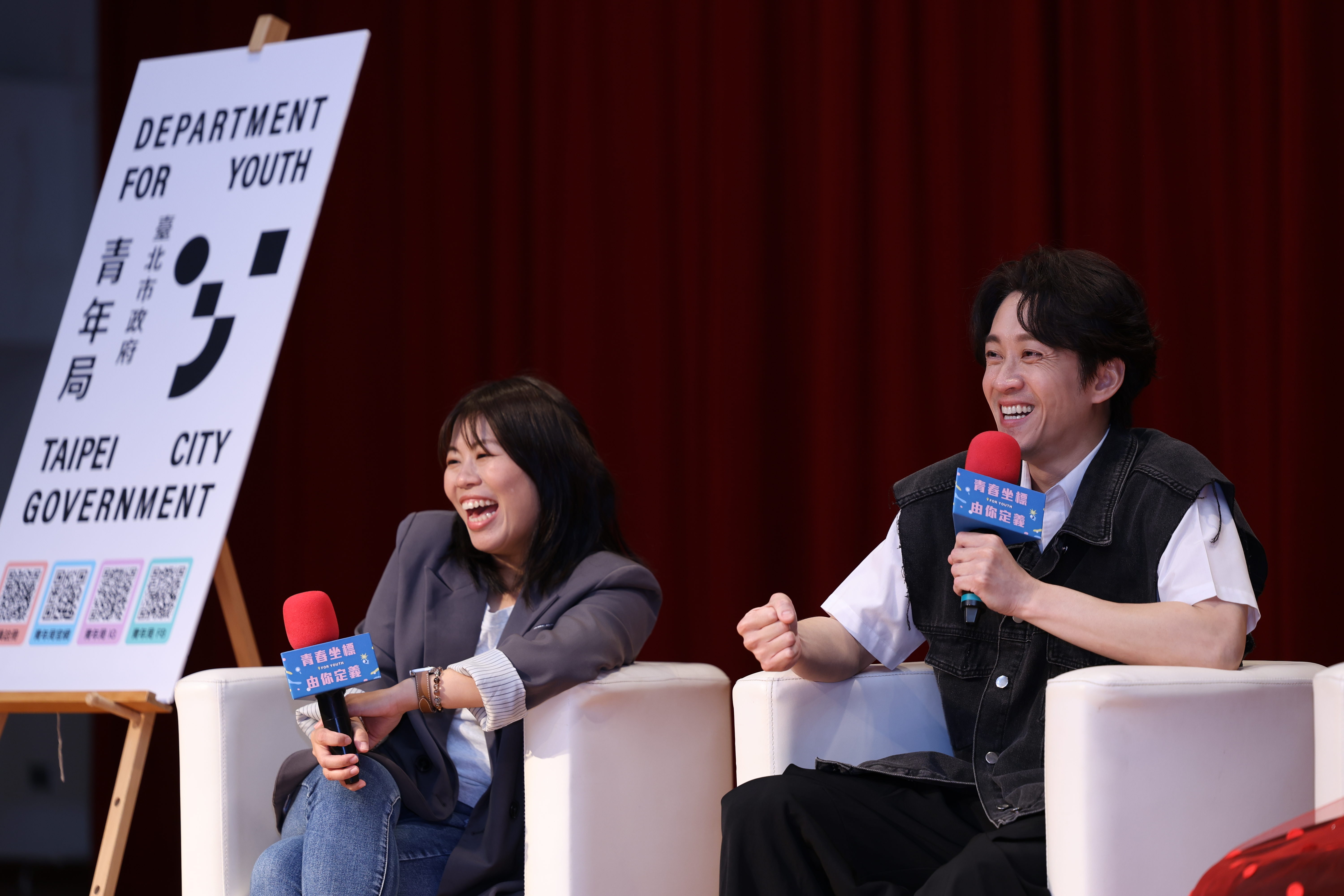 相關圖片 羿希局長與漢典接受同學熱烈的提問