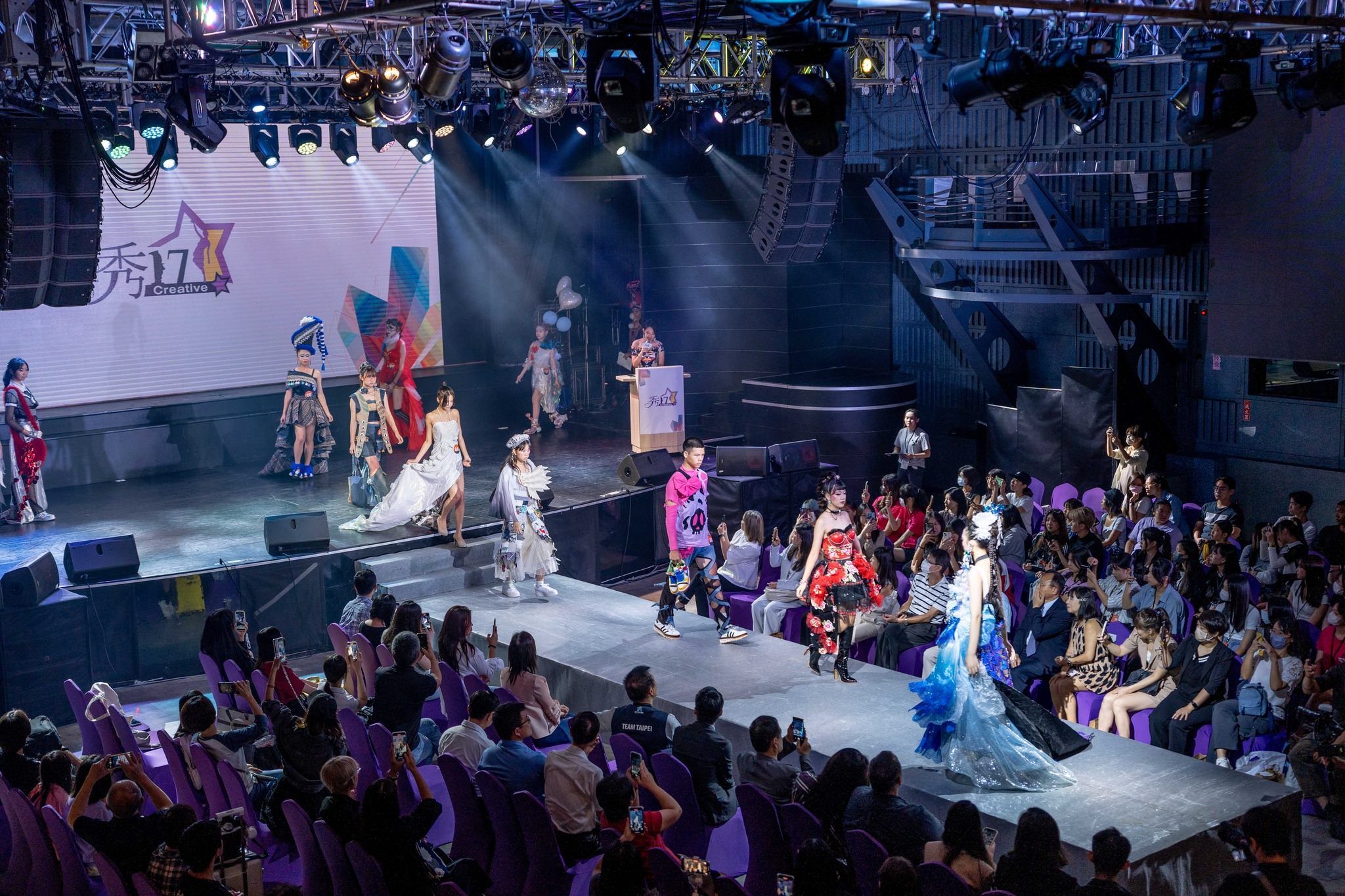 相關圖片 圖4：2024秀17青少年時尚造型設計競賽走秀舞台
