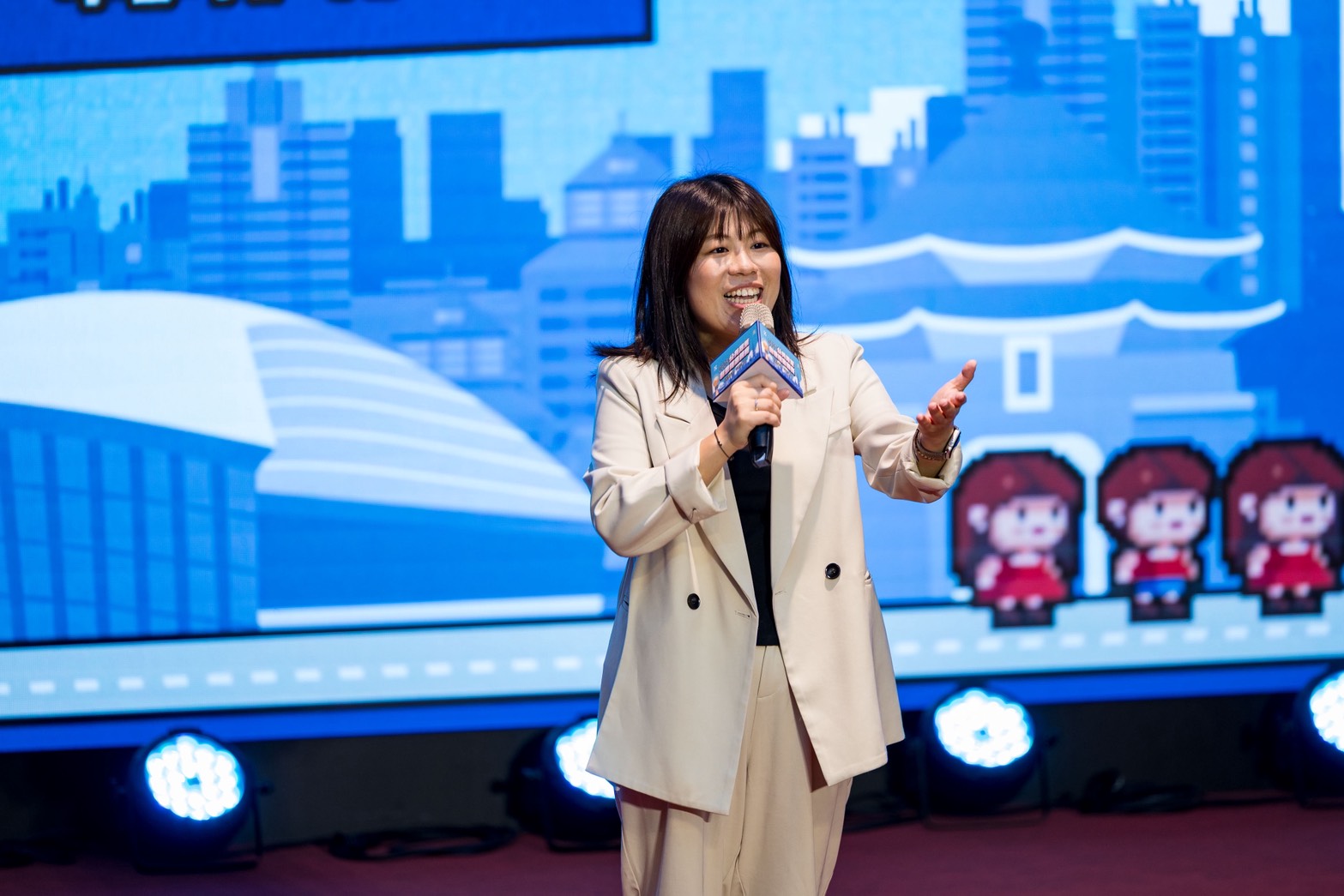 相關圖片 青年局長周羿希鼓勵參賽團隊.jpg