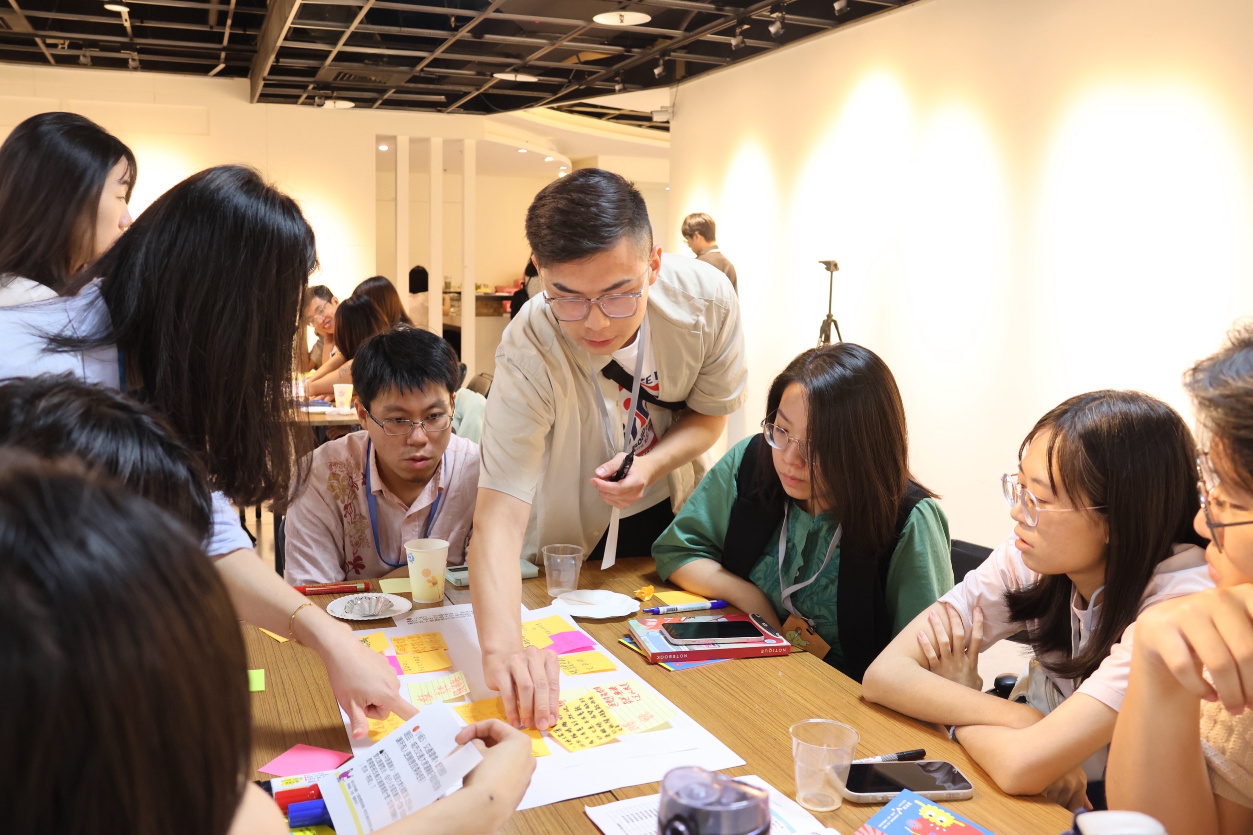 相關圖片 臺中市青年委員來訪，與臺北市青年事務諮詢委員討論城市治理想像。