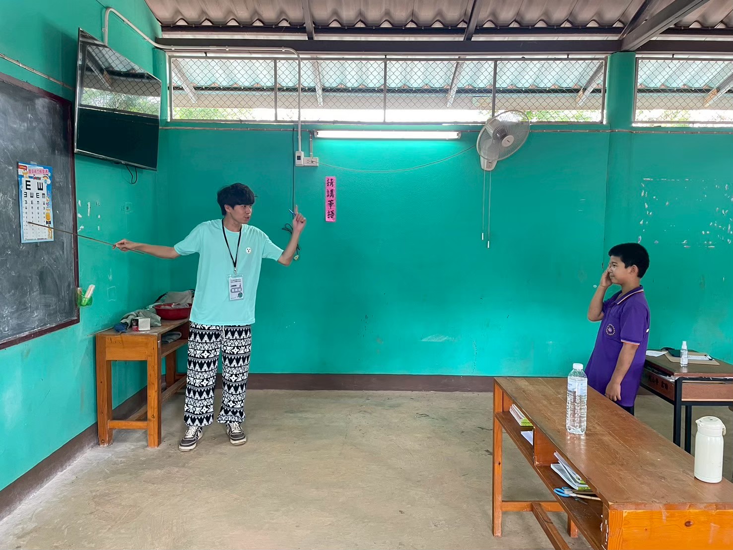 相關圖片 泰國團志工進行「衛教健檢活動」，提升學童健康知識。