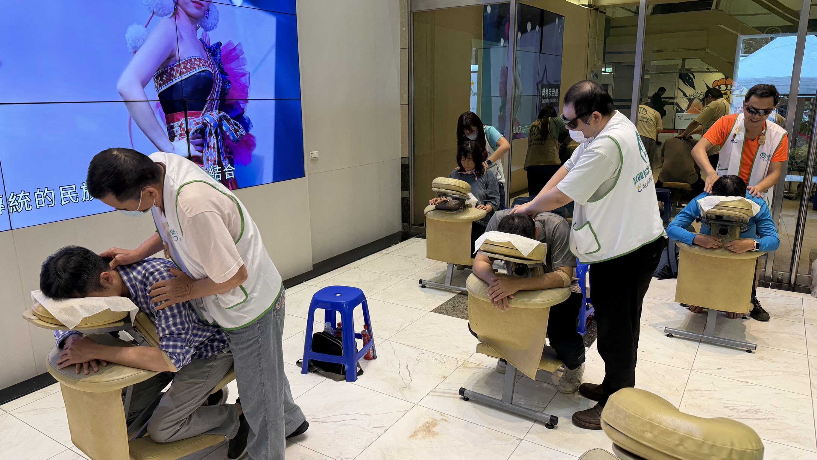 相關圖片 邀請視障按摩師提供家長紓壓按摩服務