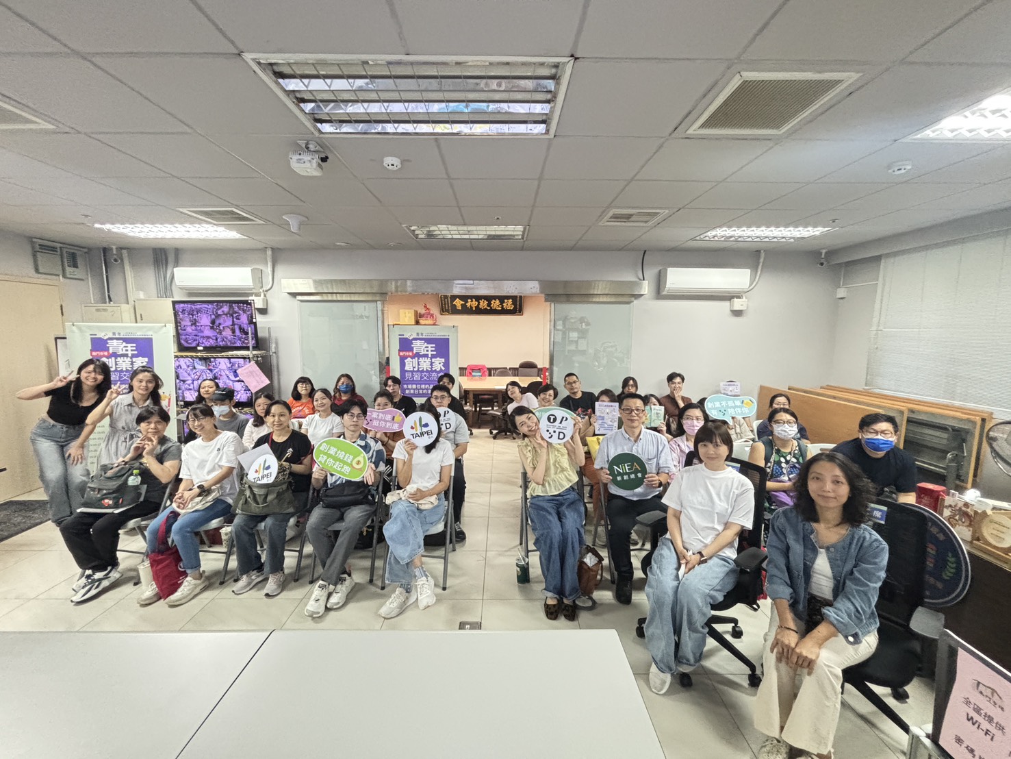 相關圖片 南門市場見習青年大合照