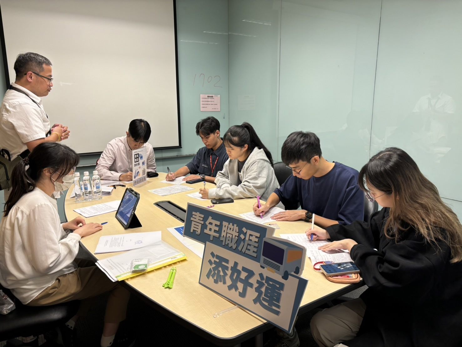 相關圖片 臺北市政府青年局青年職涯添好運現場受理踴躍