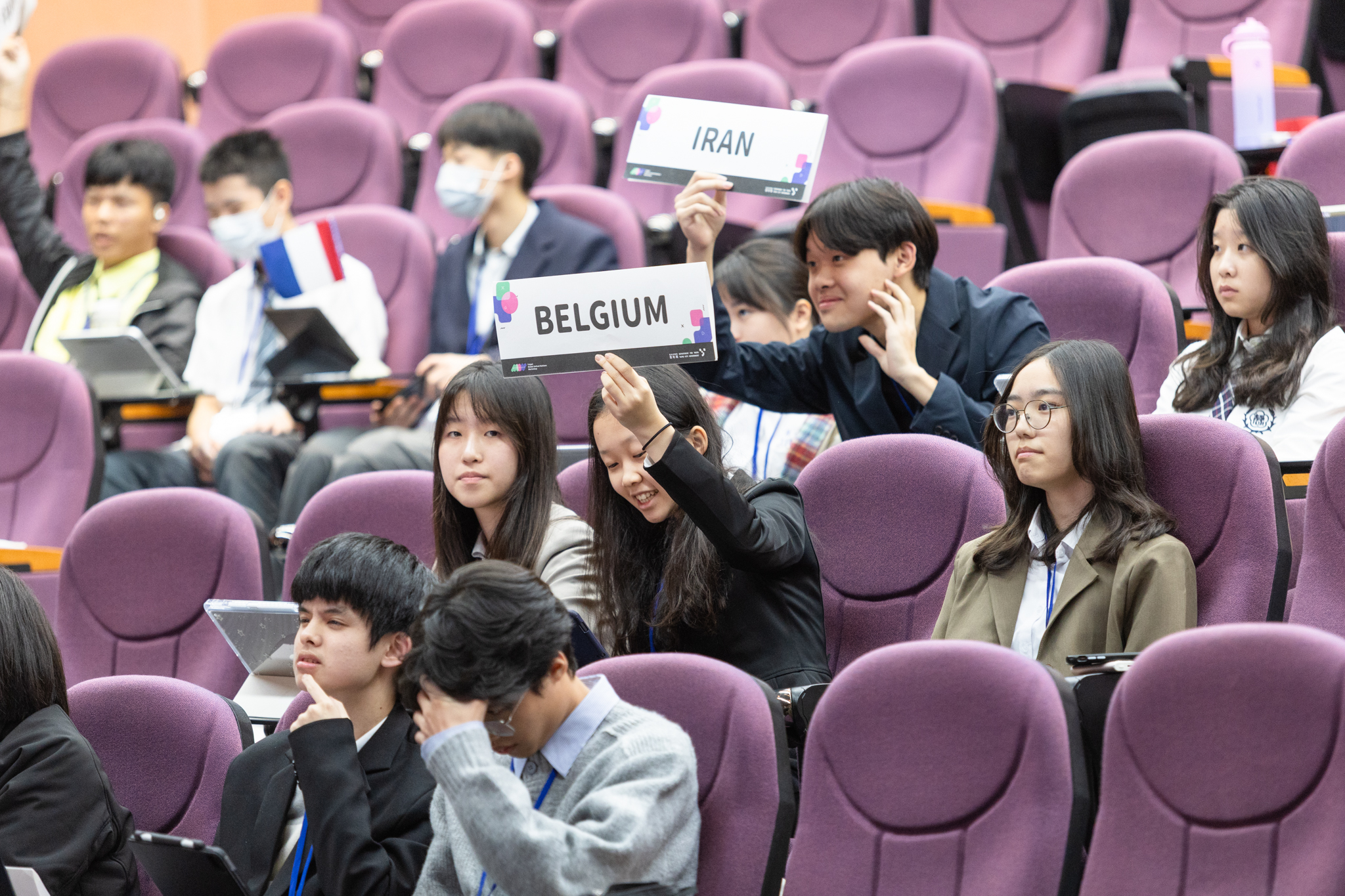 相關圖片 圖2：學員代表各國進行投票，展現積極參與力