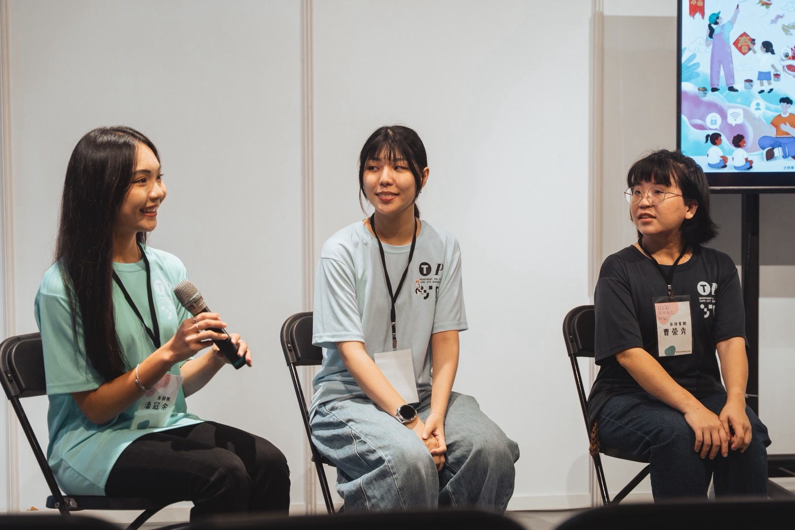 相關圖片 圖6：進行志工對談，三團志工各自分享參與計劃動機以及印象最深刻的事物。