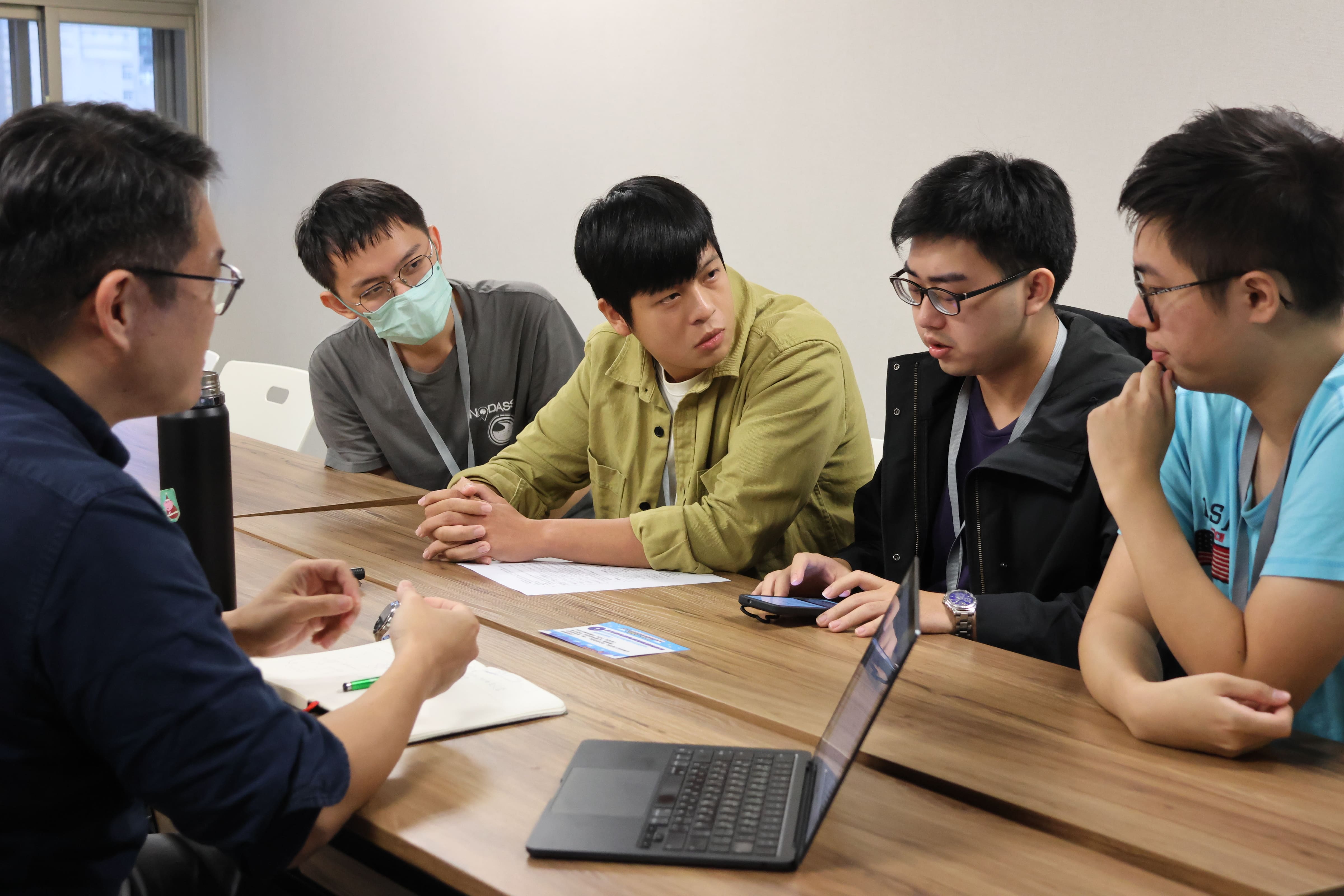 相關圖片 「2025公共政策創意提案競賽」決賽導師指導花絮