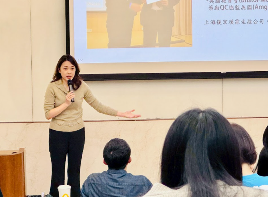 相關圖片 聲鮮時采營運長王薇瑄向同學傳授職涯探索與規劃的實務方法